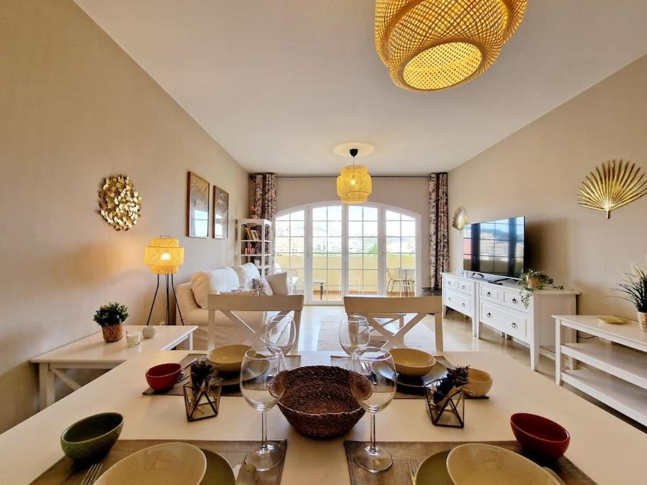 Royal Golf View: 2Br, Pools & Ac Apartment Sitio de Calahonda Bagian luar foto