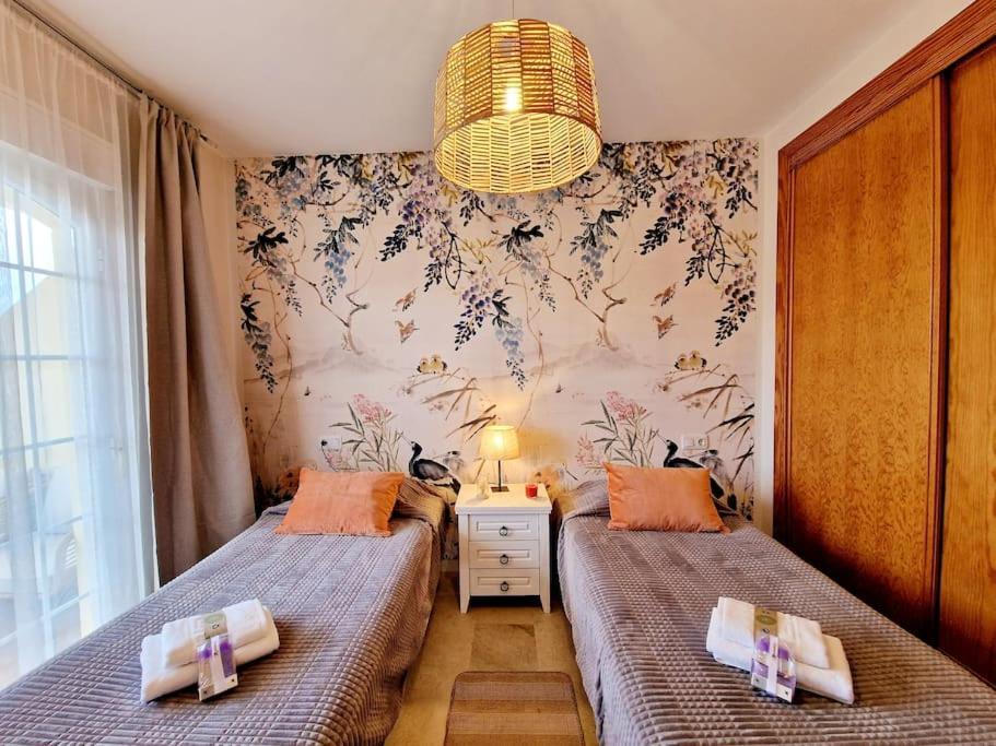Royal Golf View: 2Br, Pools & Ac Apartment Sitio de Calahonda Bagian luar foto