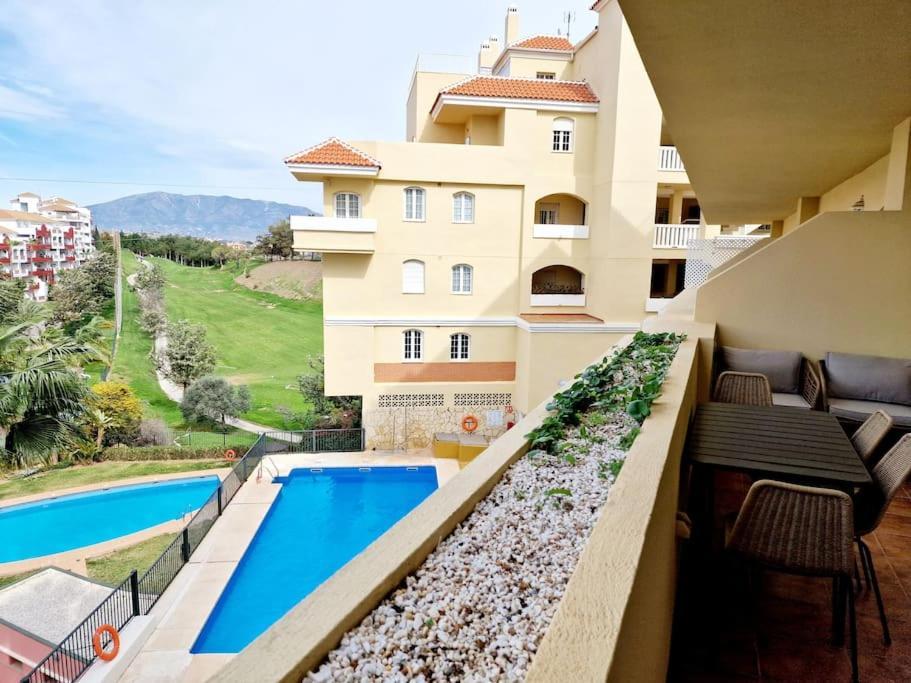 Royal Golf View: 2Br, Pools & Ac Apartment Sitio de Calahonda Bagian luar foto