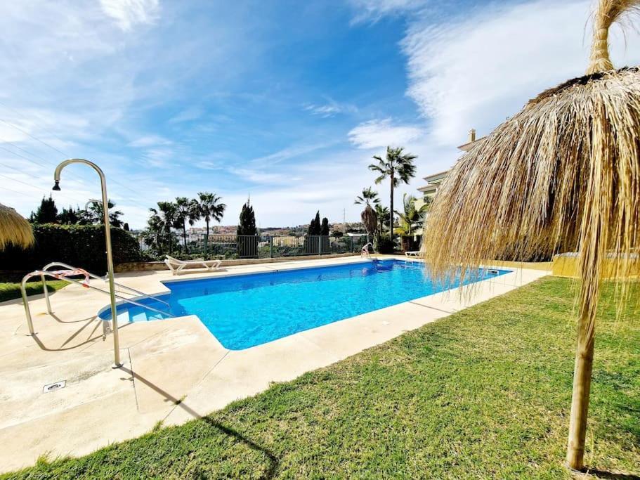 Royal Golf View: 2Br, Pools & Ac Apartment Sitio de Calahonda Bagian luar foto