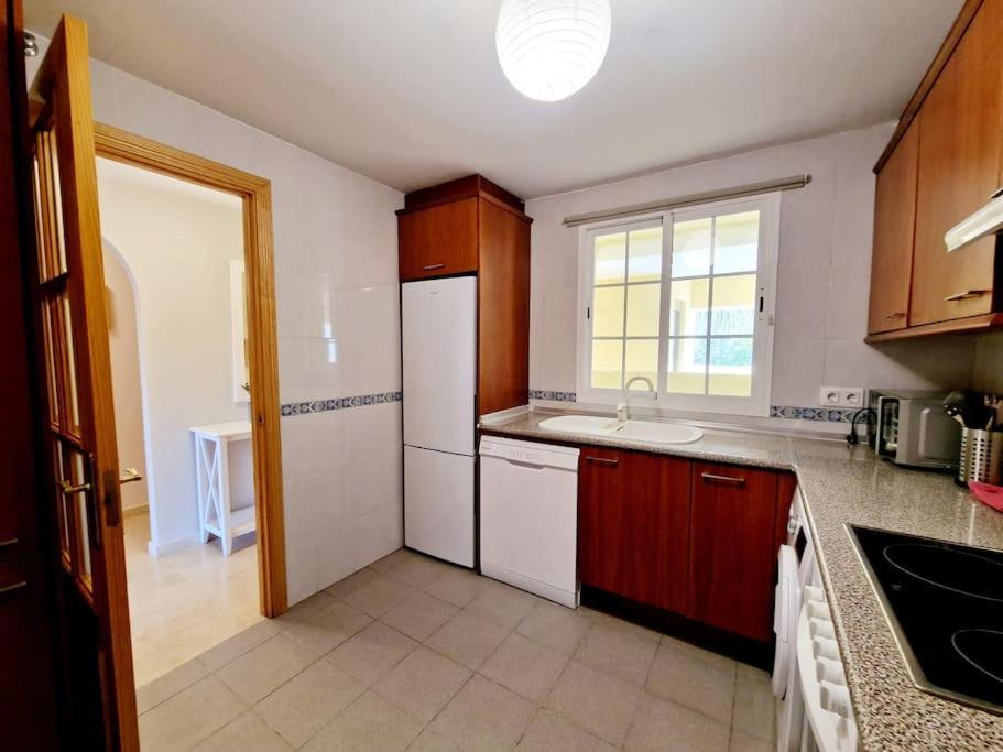 Royal Golf View: 2Br, Pools & Ac Apartment Sitio de Calahonda Bagian luar foto