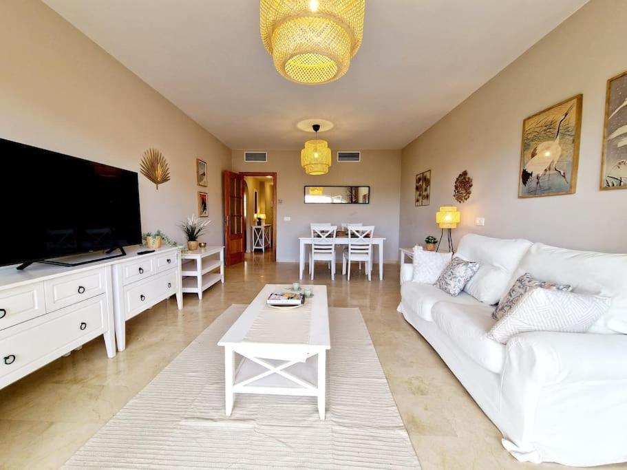 Royal Golf View: 2Br, Pools & Ac Apartment Sitio de Calahonda Bagian luar foto