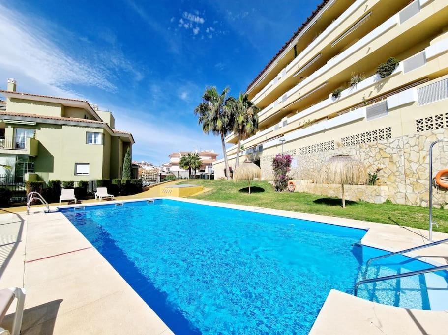 Royal Golf View: 2Br, Pools & Ac Apartment Sitio de Calahonda Bagian luar foto