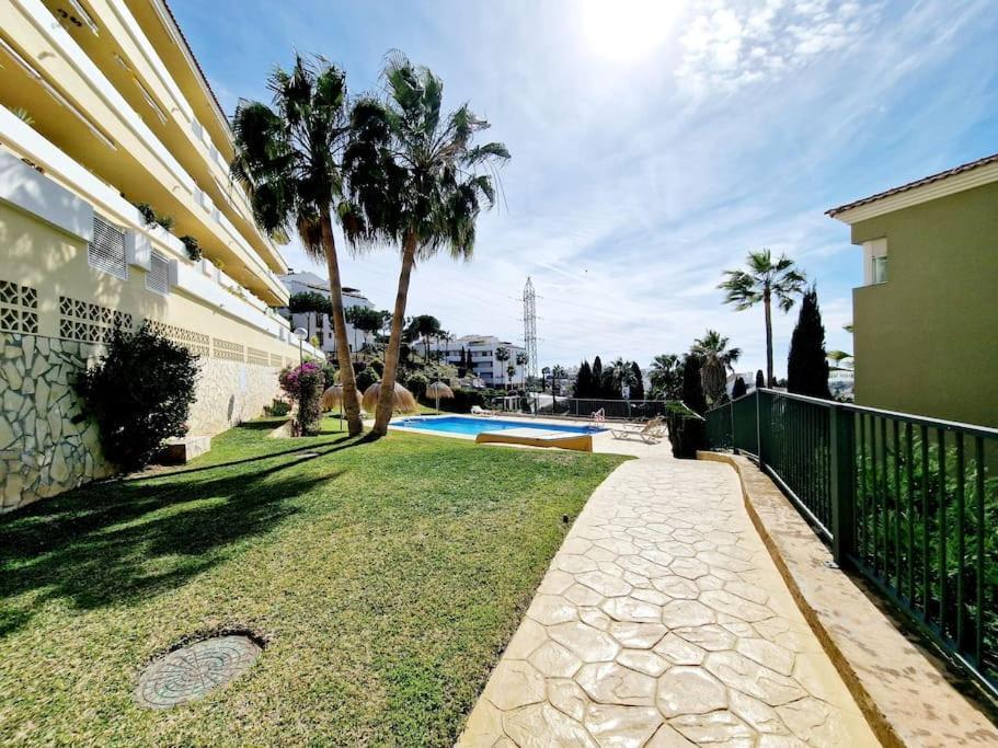 Royal Golf View: 2Br, Pools & Ac Apartment Sitio de Calahonda Bagian luar foto
